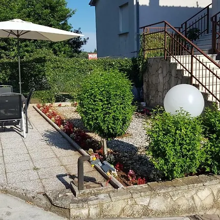 Rose Apartment