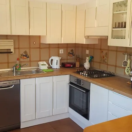 Rose Apartment *